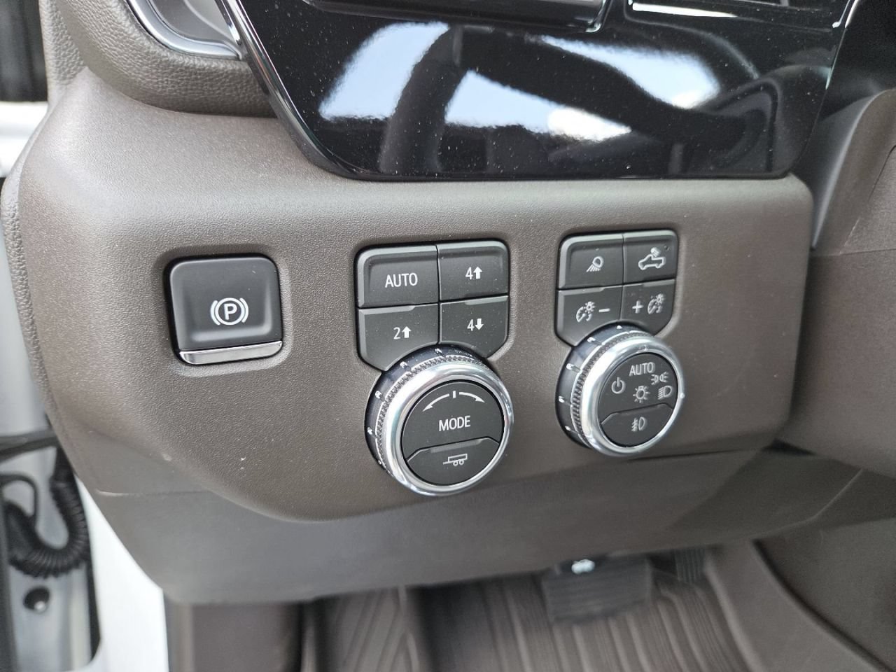 2026 GMC Sierra 1500 SLT - Photo 8