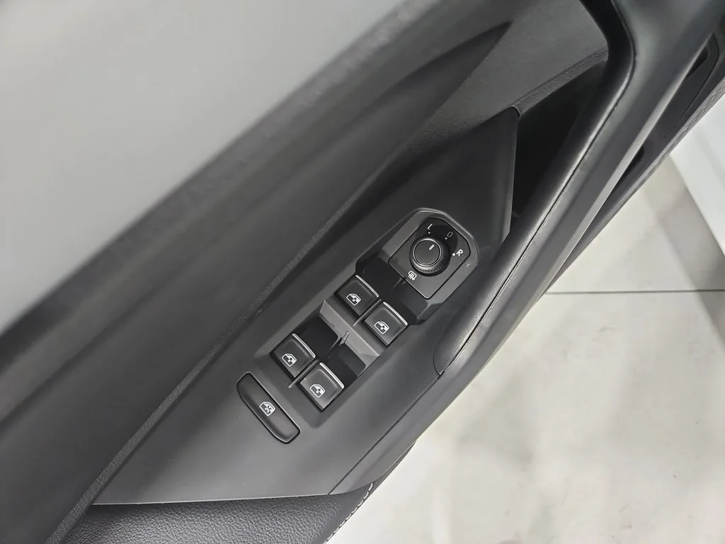 2026 Volkswagen Jetta Sport - Photo 11