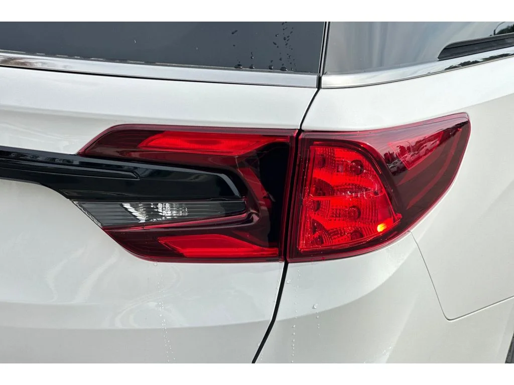 New 2026 Platinum White Pearl Honda Touring image 33