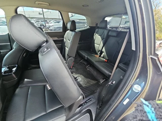 Used 2023 Gray Kia LX image 34