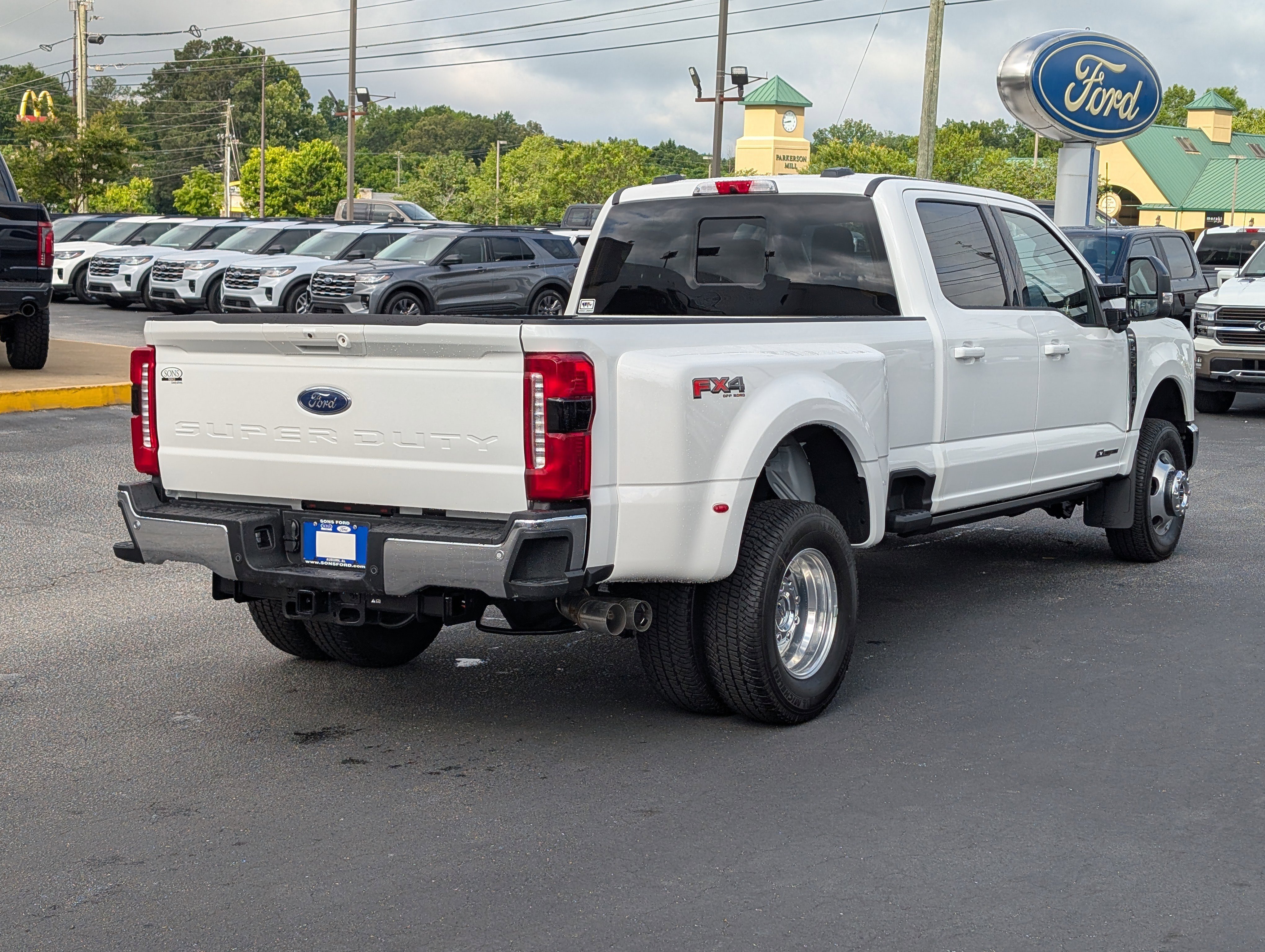 New 2026 Star White Metallic Tri-Coat FORD F-350® Lariat® image 9