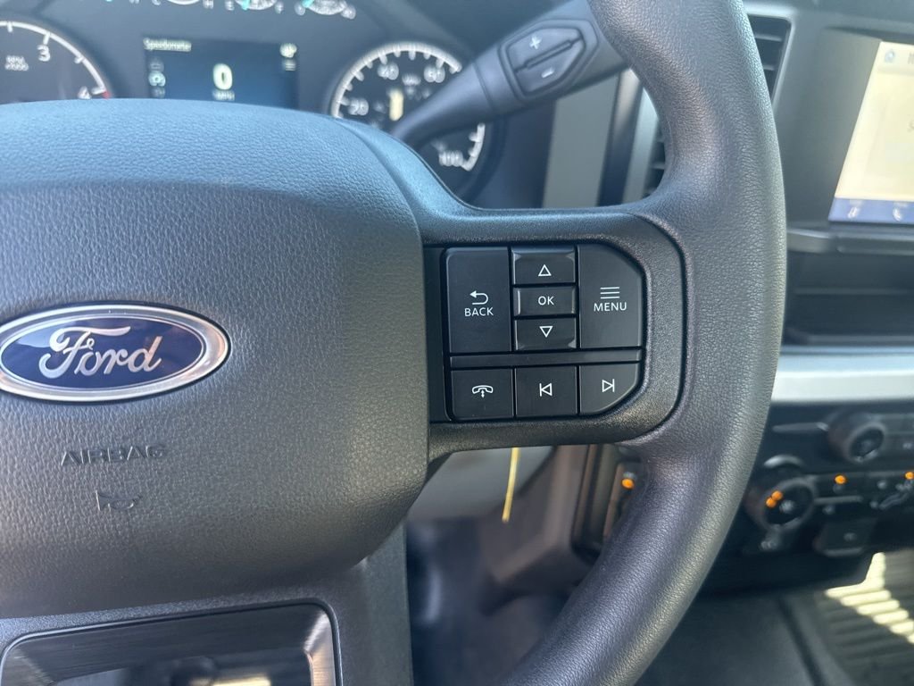 New 2026 Oxford White Ford XL image 17