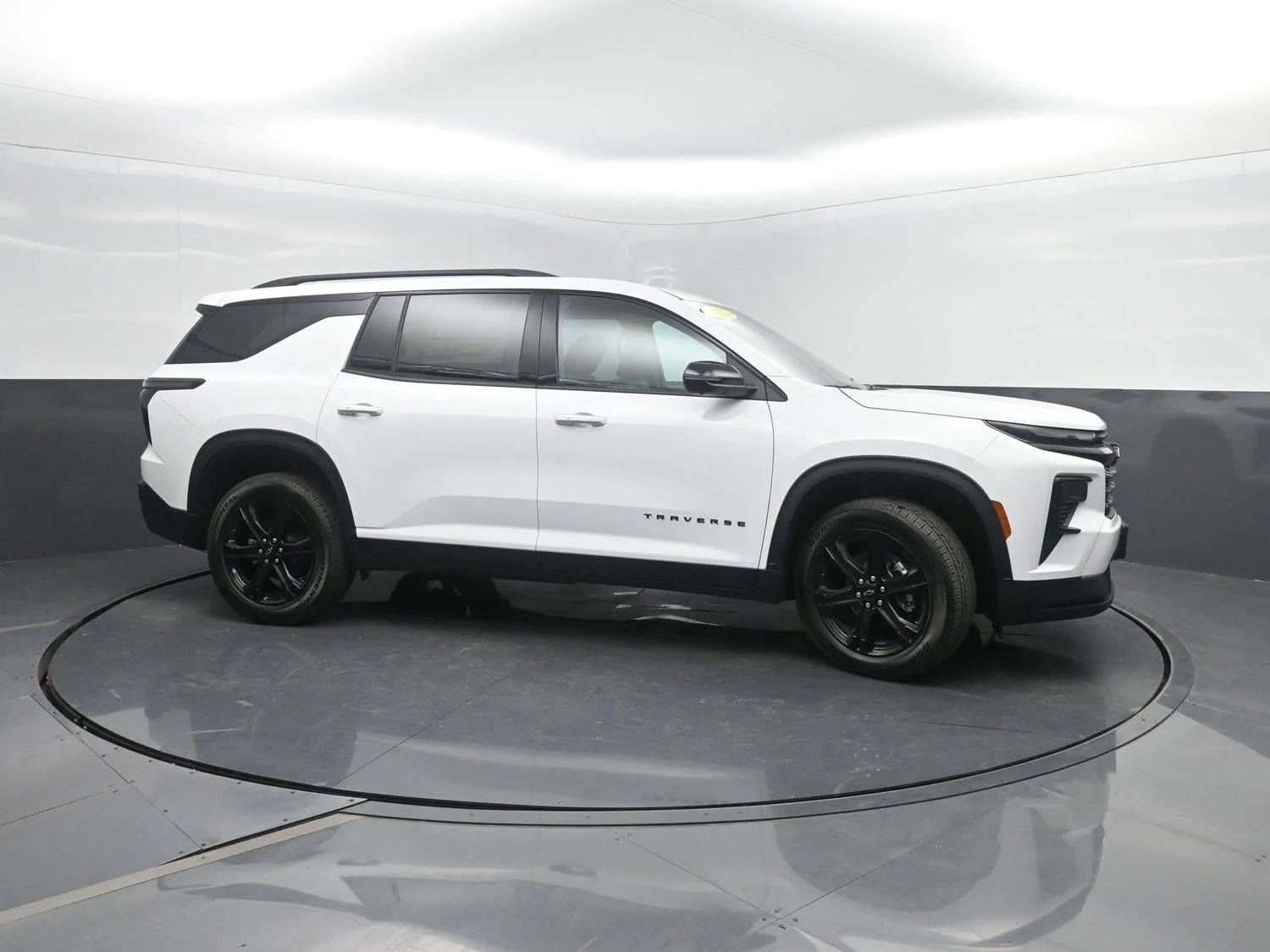 2027 Chevrolet Traverse LT - Photo 3