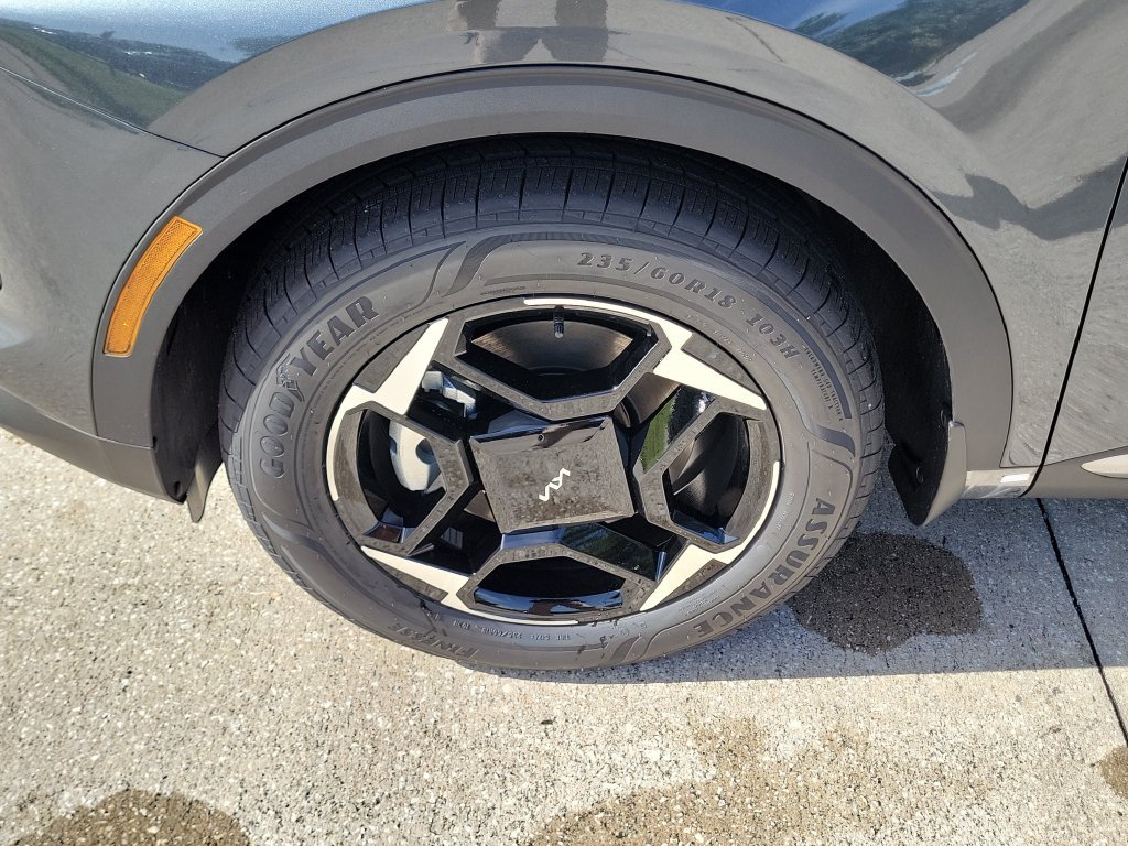 New 2026 Gravity Gray Kia EX image 37