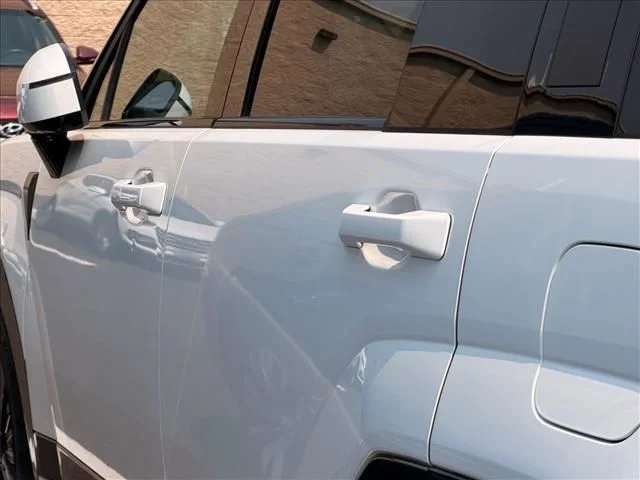 Used 2025 White Hyundai Calligraphy image 14