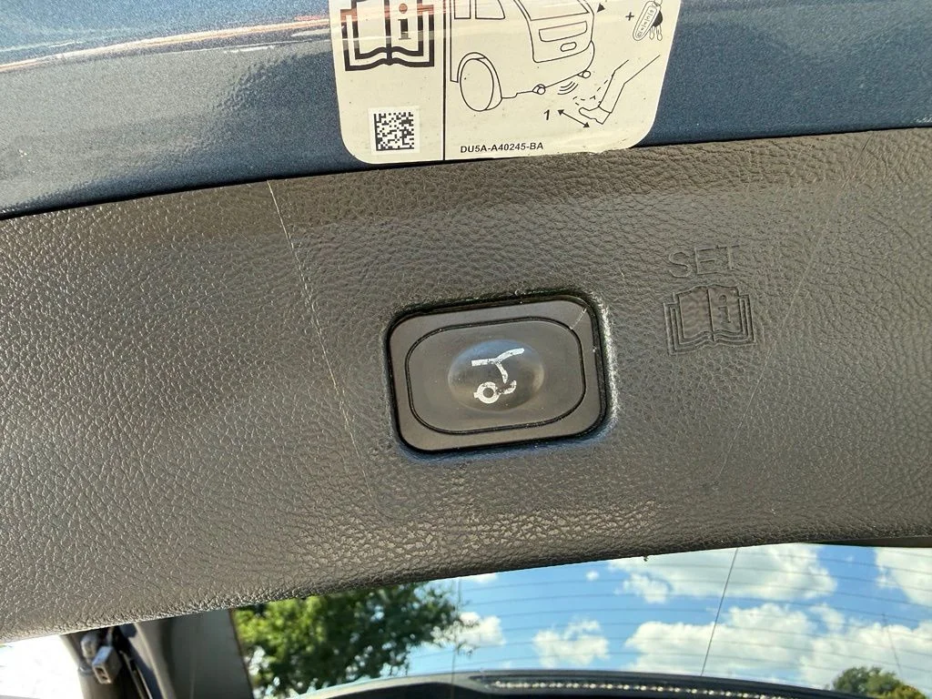 Used 2019 Blue Metallic Ford SEL image 29