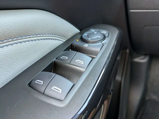 Used 2025 White Chevrolet LT image 24
