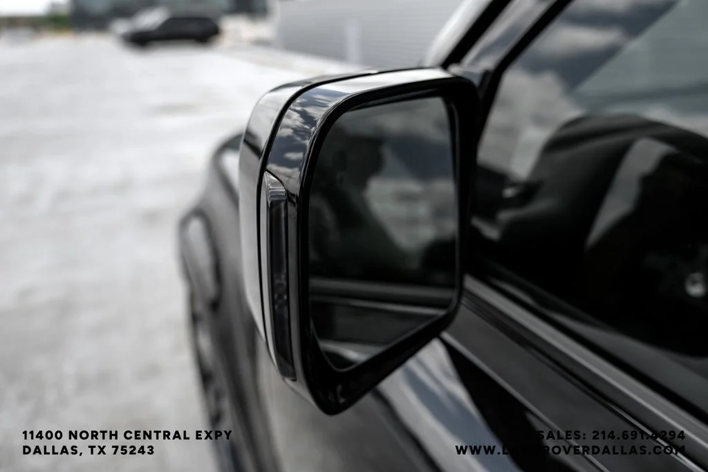 New 2026 Santorini Black Metallic Land Rover X-Dynamic SE image 36