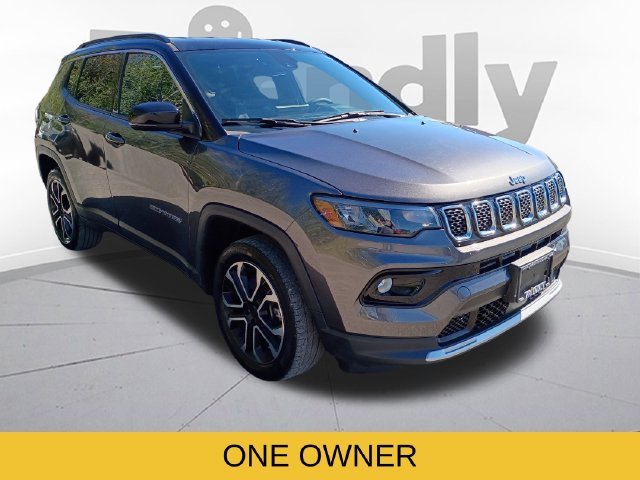 Used 2023 Gray Jeep Limited image 3