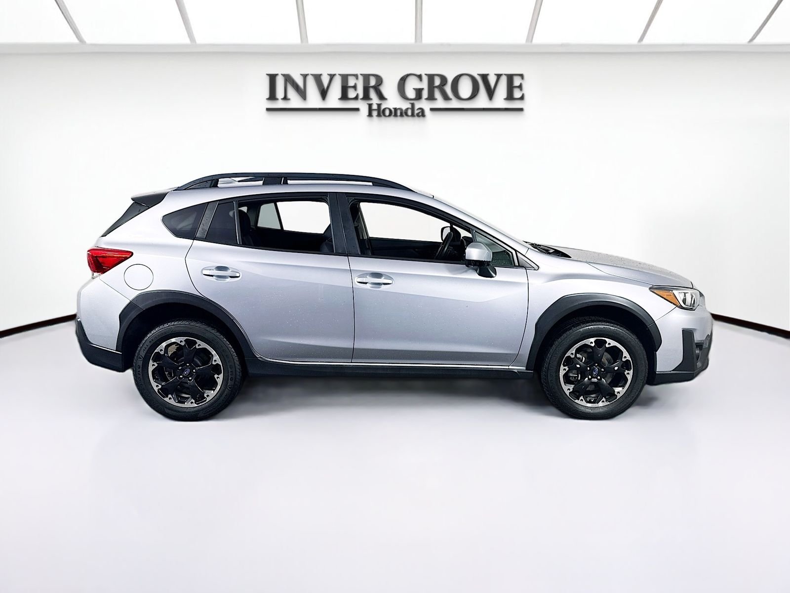 Used 2021 Ice Silver Metallic Subaru Premium image 4