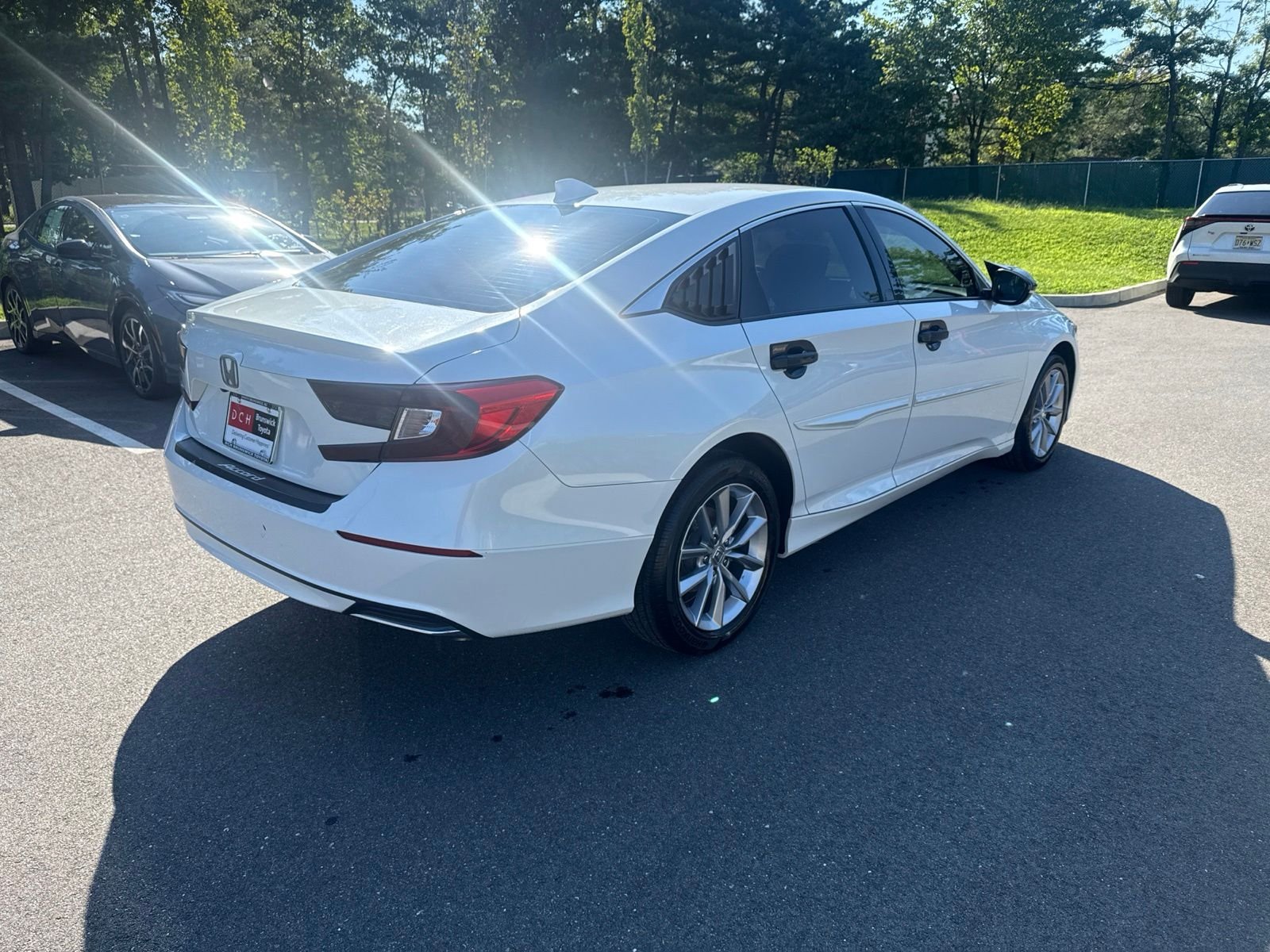 Used 2021 White Honda LX image 5