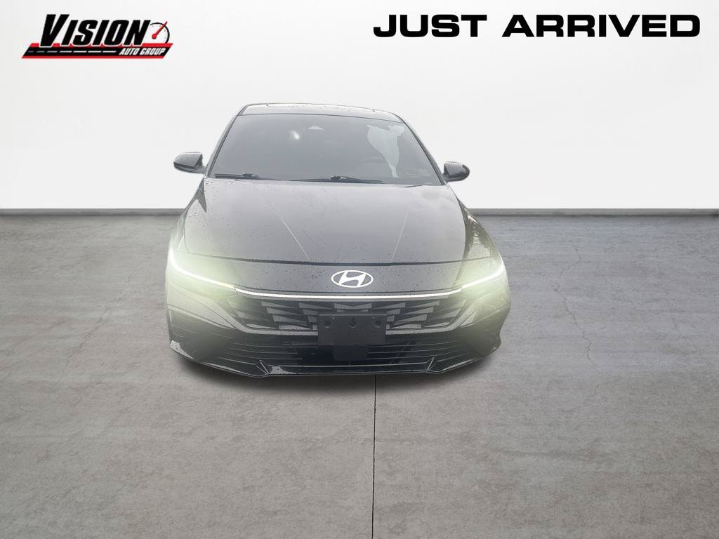 Used 2024 Black Hyundai SEL image 9