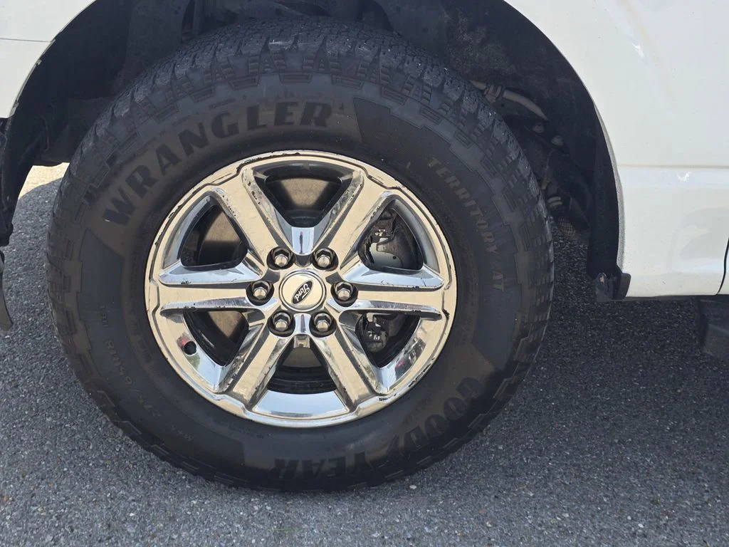 Used 2024 White Ford XLT image 9