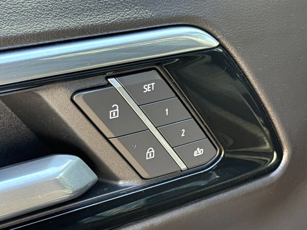 Used 2025 Black Chevrolet LT image 21
