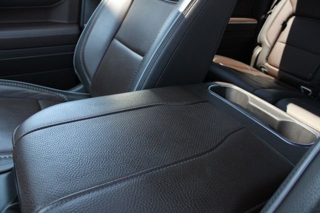 Used 2024 White GMC Denali image 19