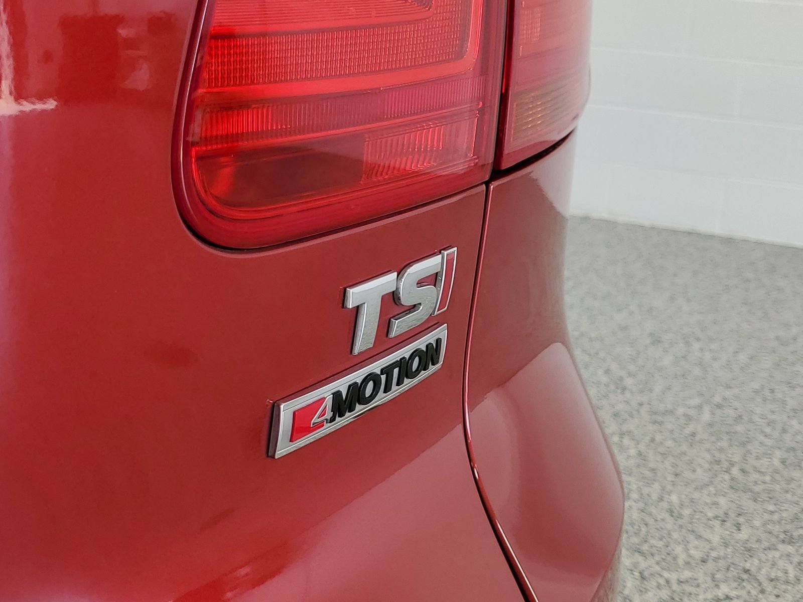 Used 2016 Red Volkswagen S image 30
