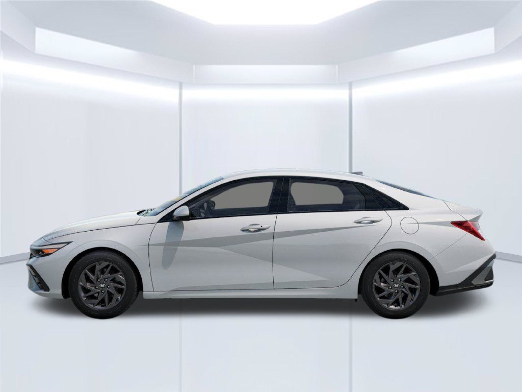 New 2026 White Hyundai Blue image 3