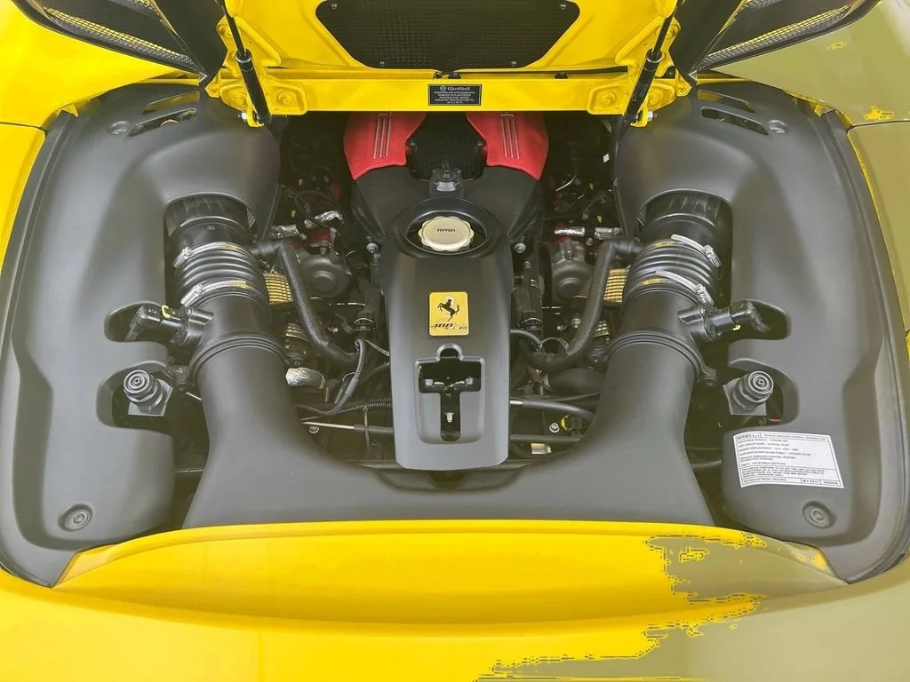 Used 2017 Giallo Modena Ferrari  image 30