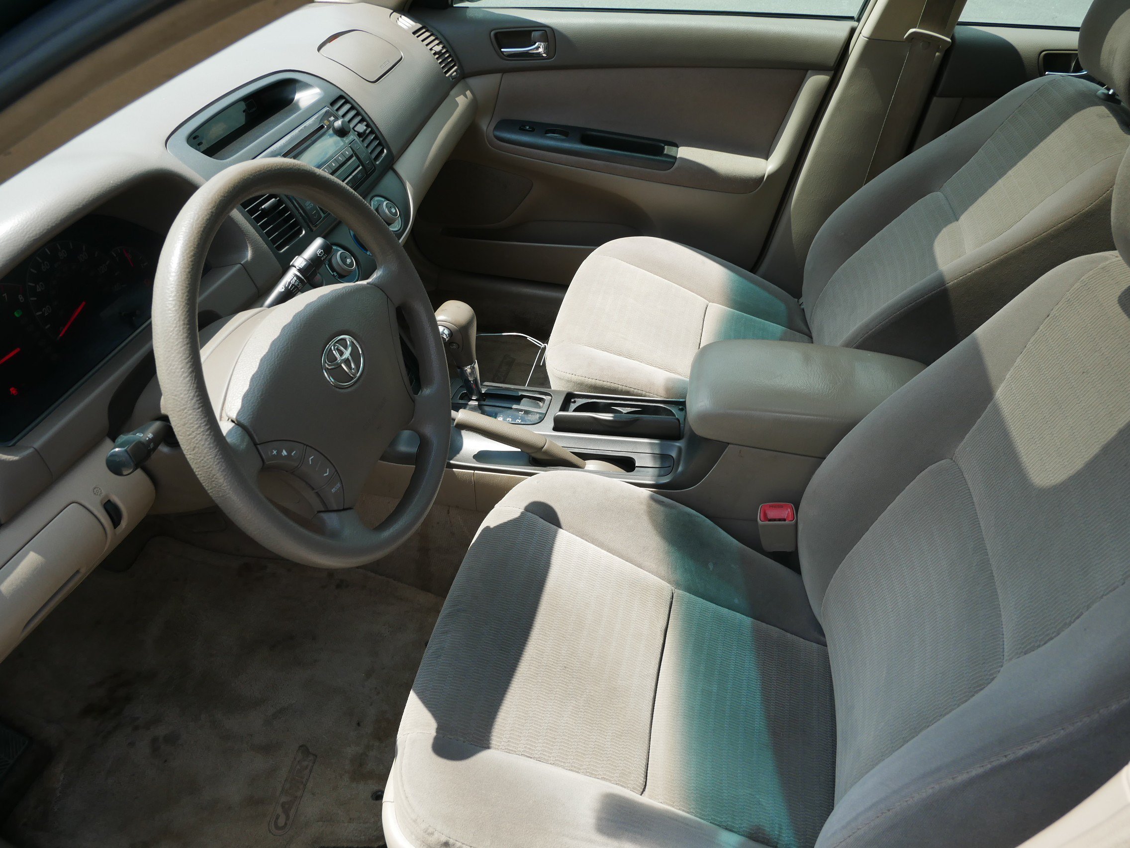 Used 2005 Gray Toyota LE image 11