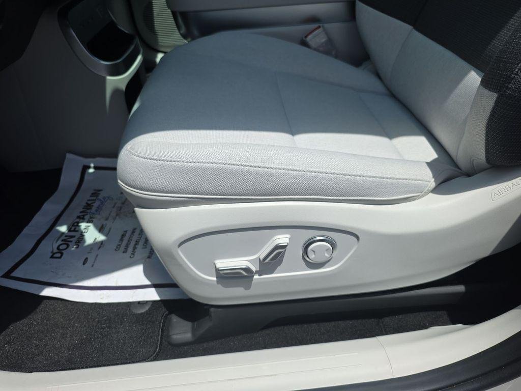 2026 Hyundai IONIQ 9 SE - Photo 12