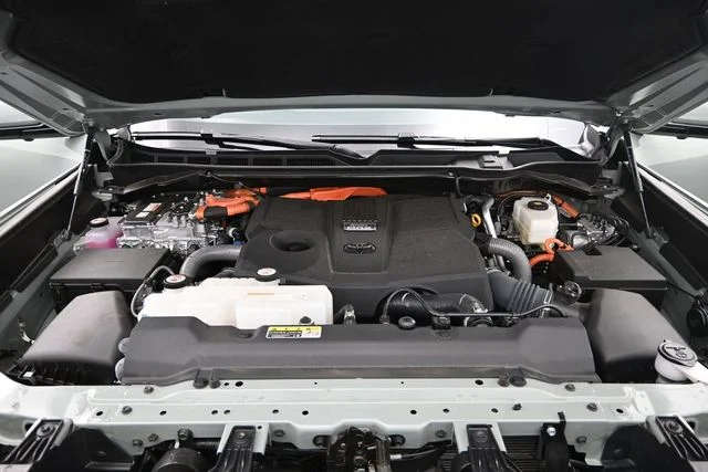 Used 2025 Lunar Toyota Platinum image 21