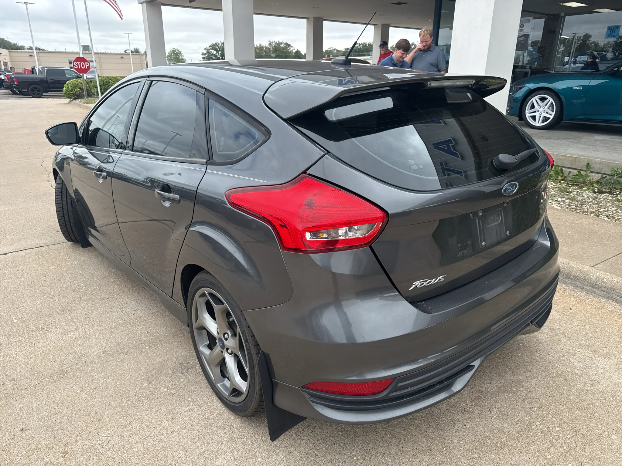 Used 2017 Magnetic Ford ST image 8