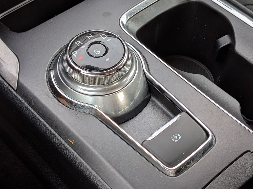 Used 2019 Silver Ford SE image 26