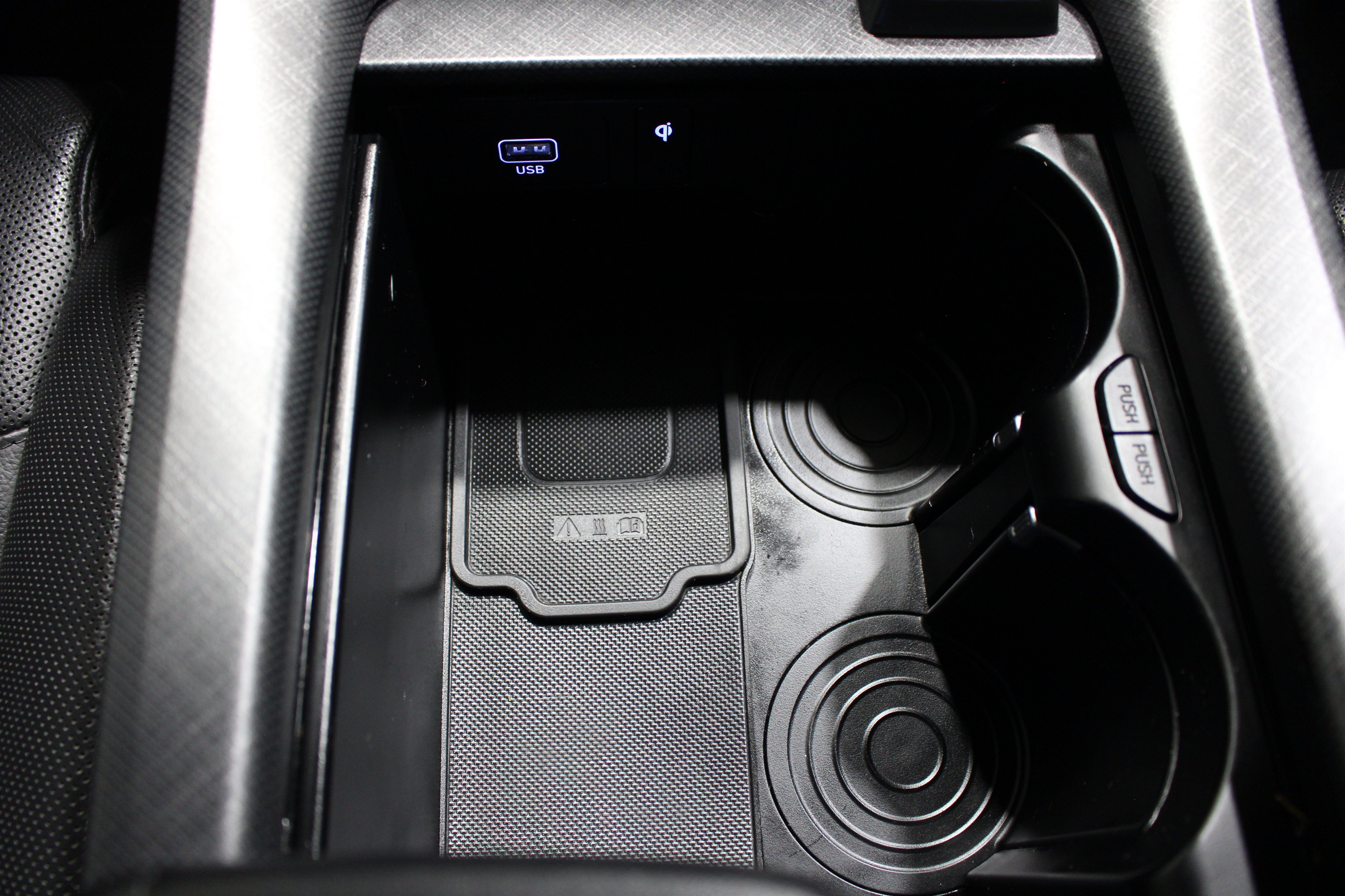 Used 2023 Abyss Black Pearl Hyundai Limited image 19