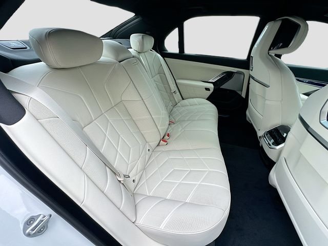New 2026 White BMW 740i xDrive image 20