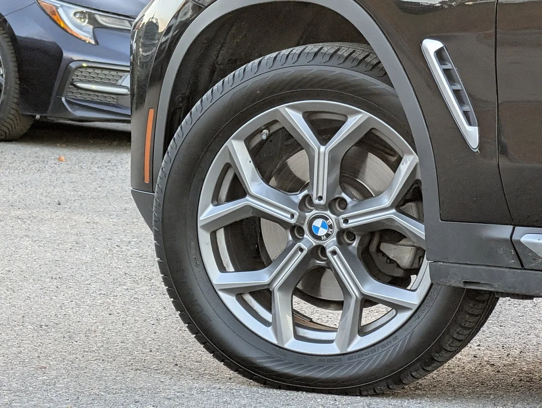 Used 2024 Black BMW xDrive30i - - Turbo I-4 - AWD - Sport Seats - Digital Cluster - Apple CarPlay & More! image 9