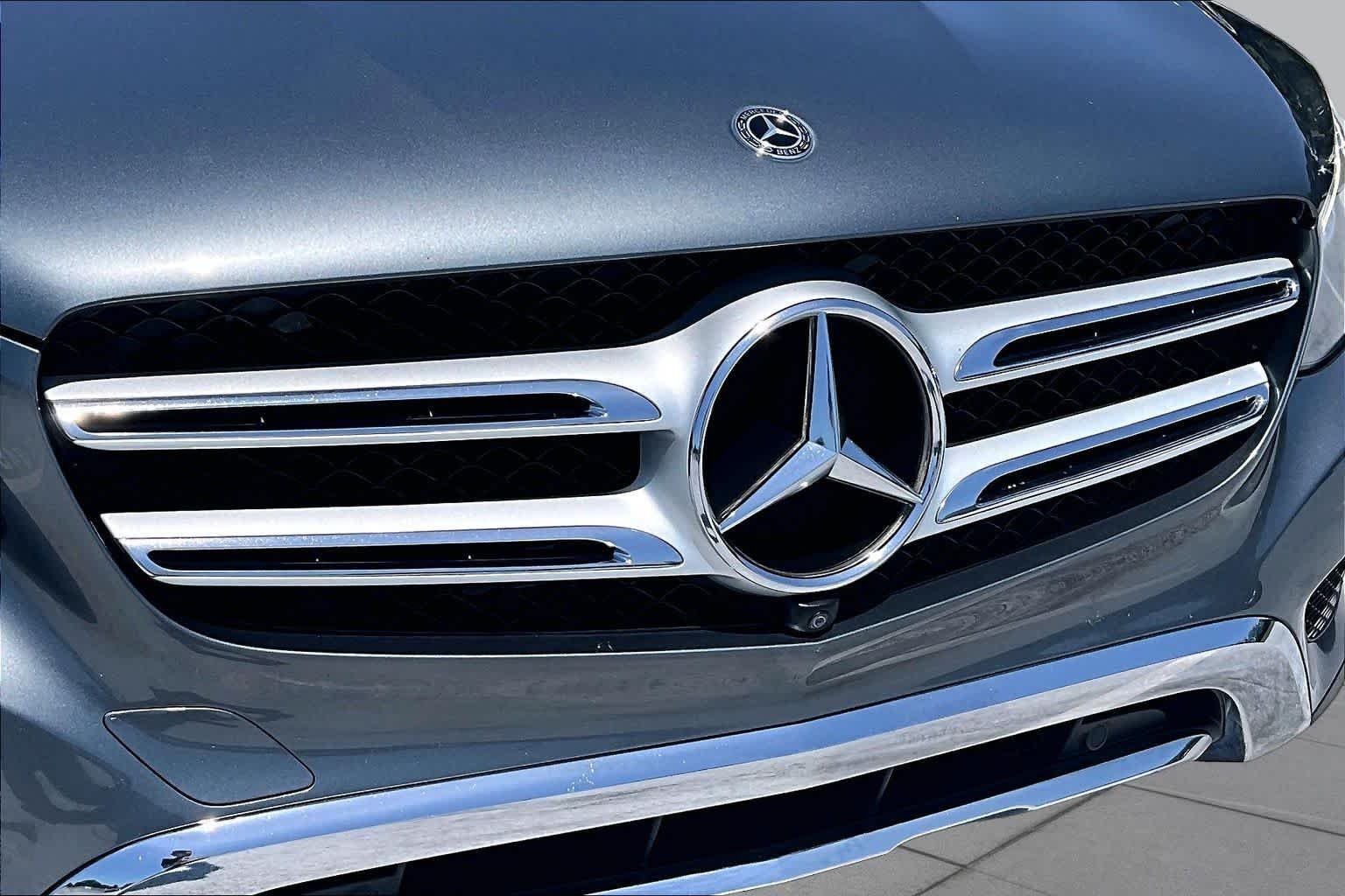 Used 2018 Selenite Grey Metallic Mercedes-Benz GLC 300 image 29