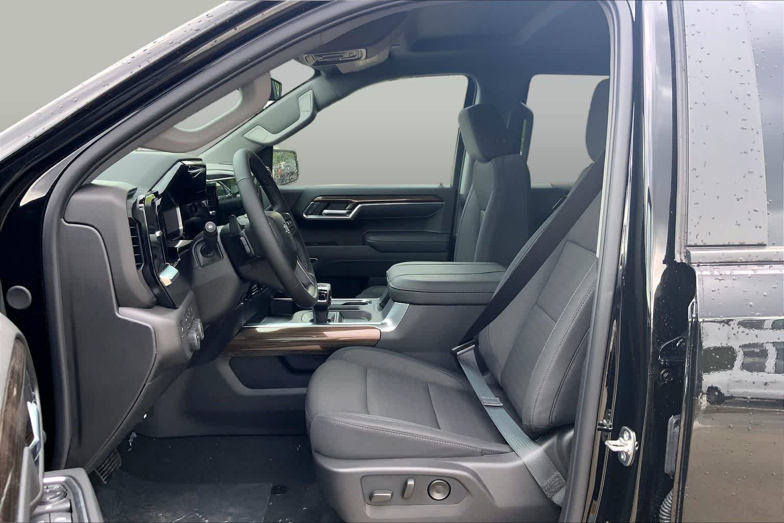 2026 Chevrolet Silverado 1500 LT Trail Boss - Photo 10