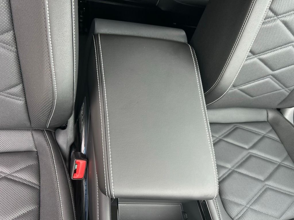 New 2026 White/off-white Volkswagen SE w/Technology image 34