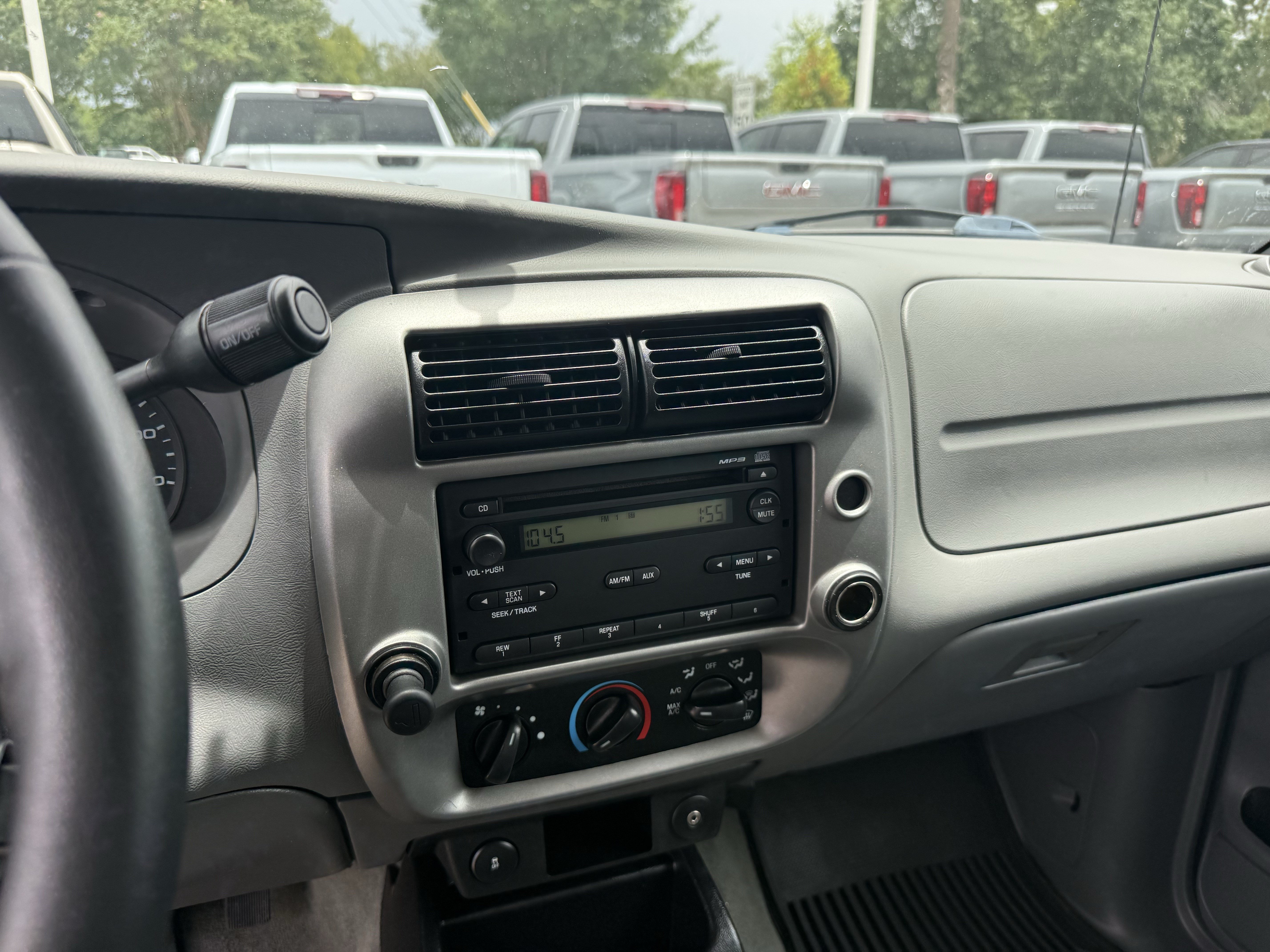 Used 2011 Dark Shadow Gray Metallic Ford XLT image 18