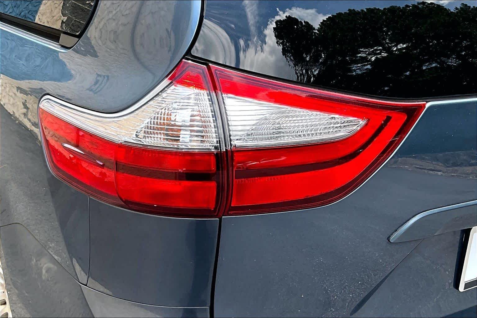 Used 2015 Shoreline Blue Pearl Toyota XLE image 29