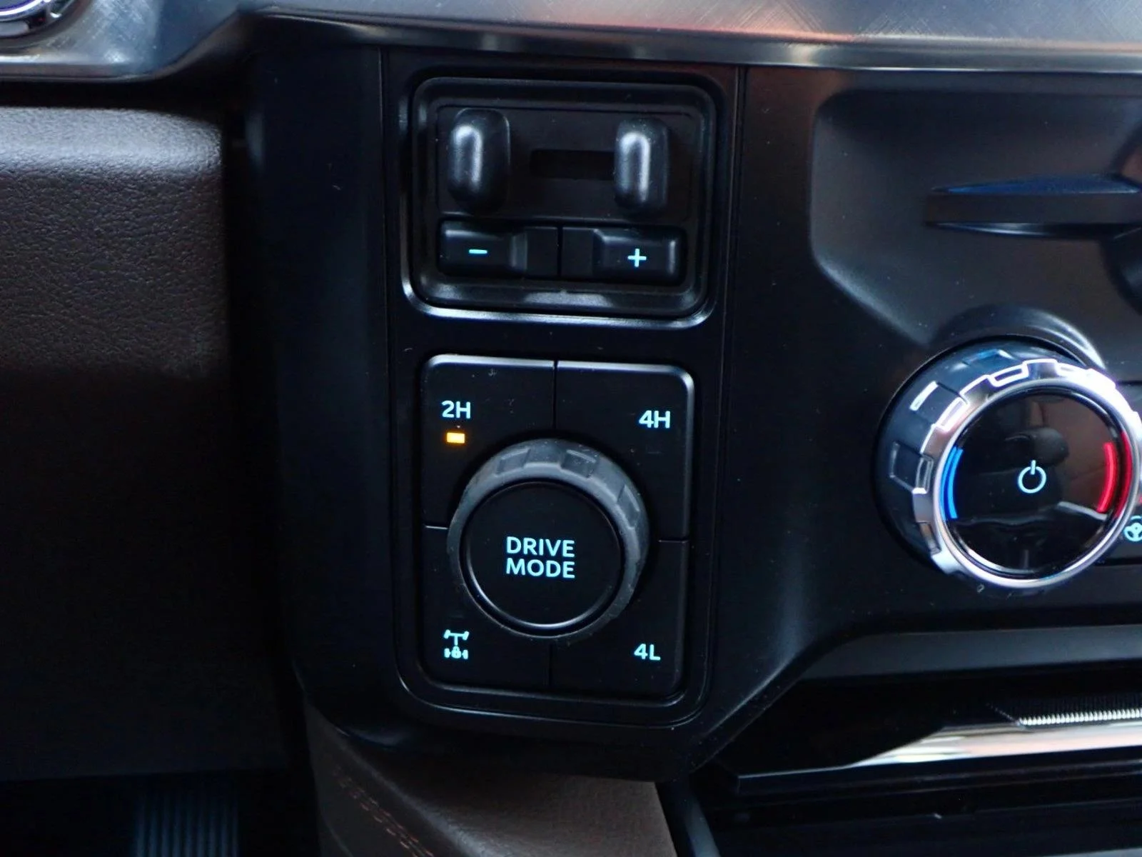 New 2026 Star White Metallic Tri-Coat Ford F-250® King Ranch® image 19