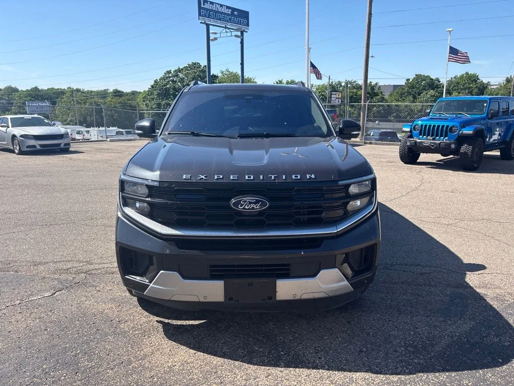 Certified 2025 Ford Expedition Platinum with VIN 1FMJU1MG9SEA25924 for sale in Kansas City