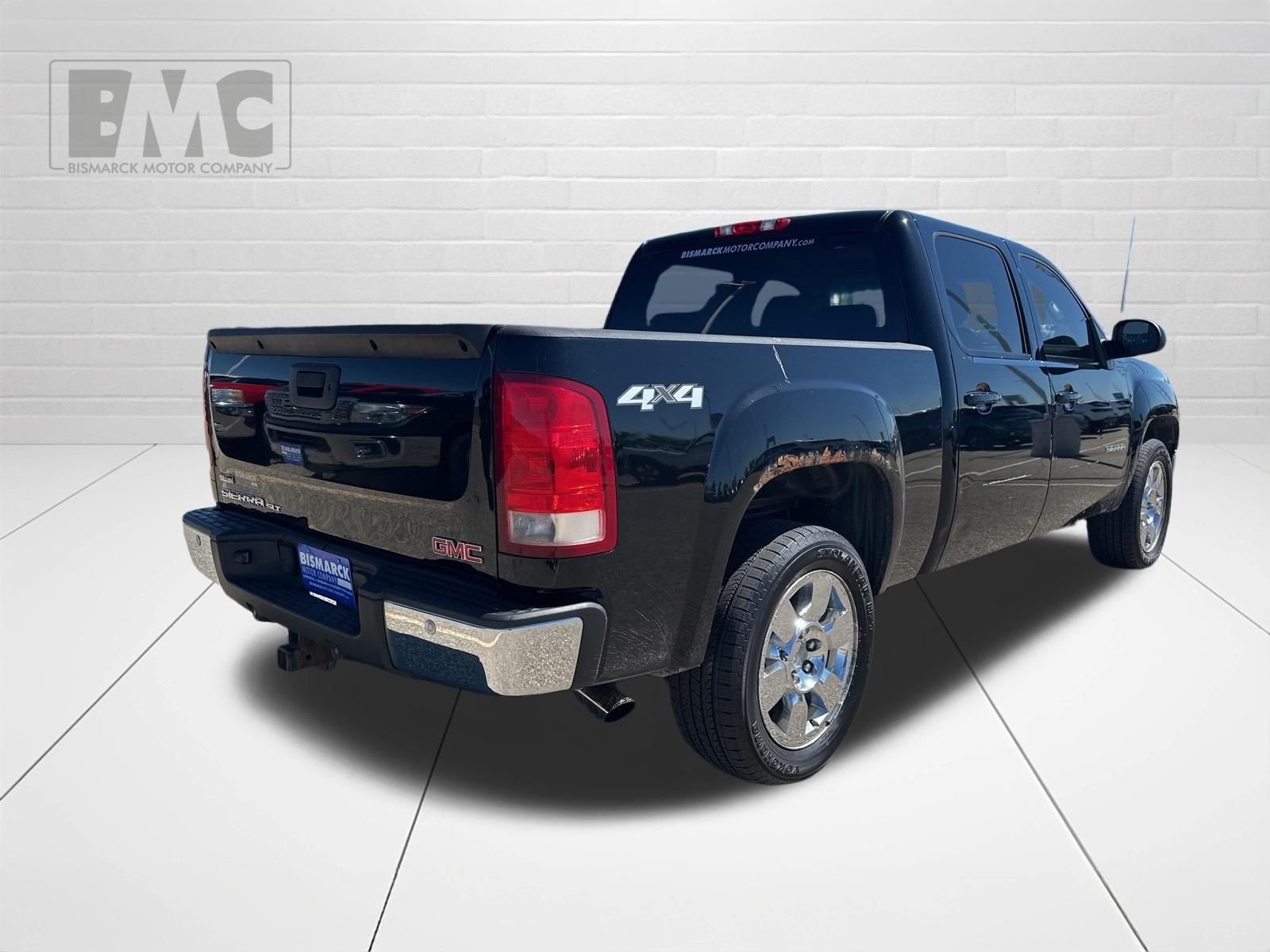 Used 2010 Black GMC SLT image 3