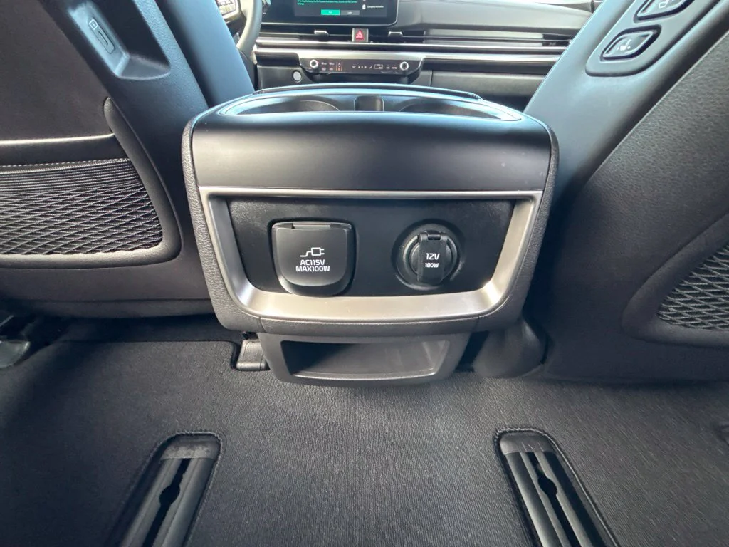 Used 2026 Silver Kia  image 16