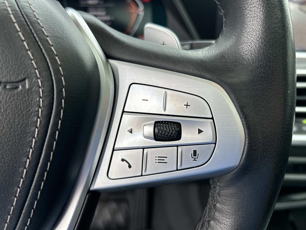 Used 2021 Arctic Gray Metallic BMW xDrive40i image 35