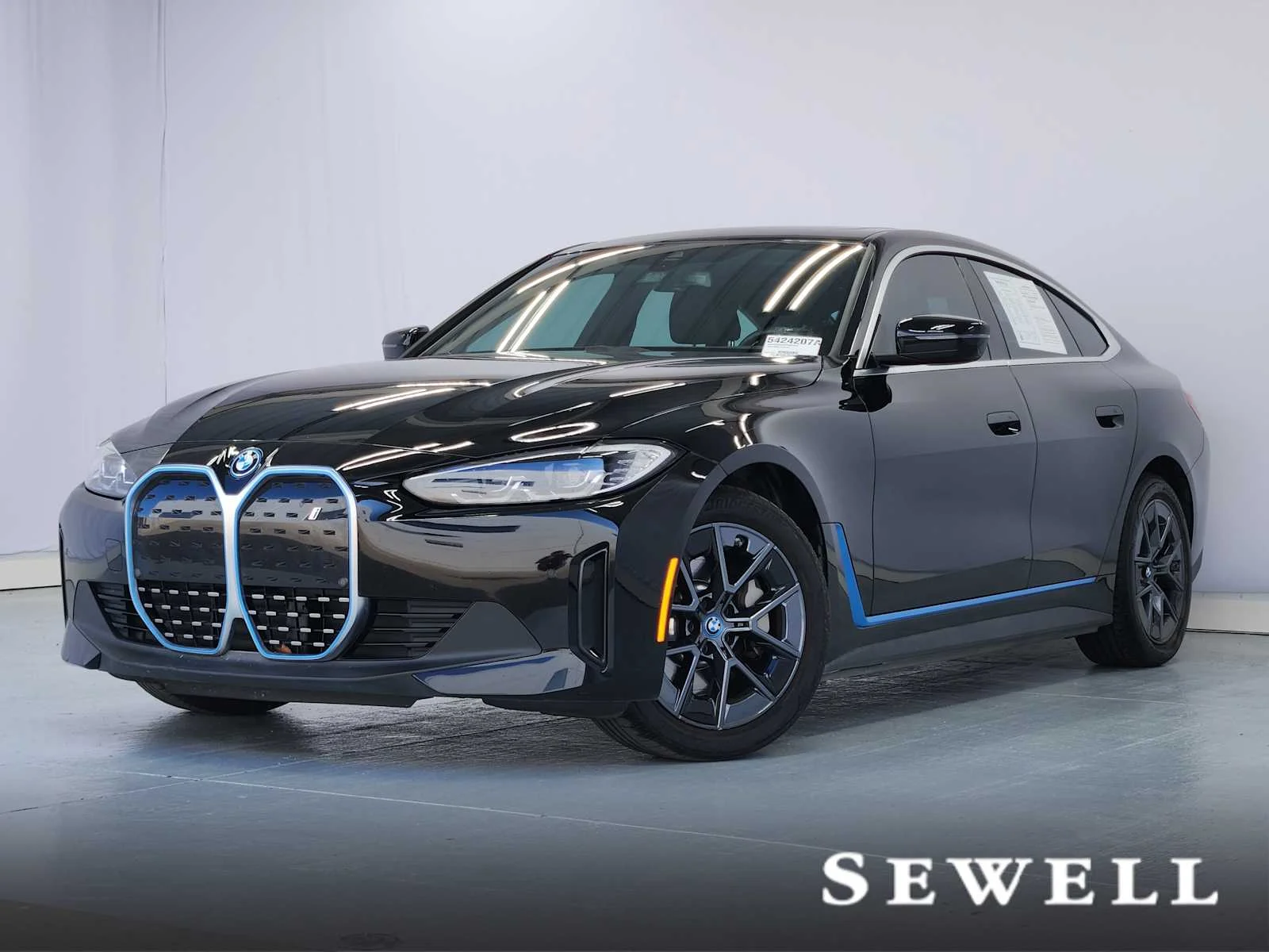 2023 BMW i4 eDrive40's photo