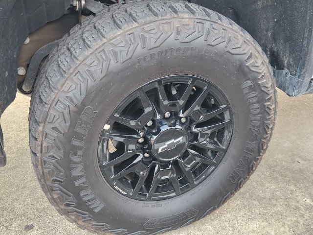 Used 2026 Summit White Chevrolet ZR2 image 10