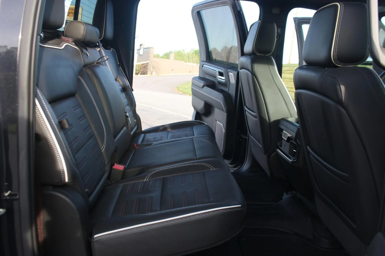 Used 2024 Titanium Rush Metallic GMC AT4X image 40