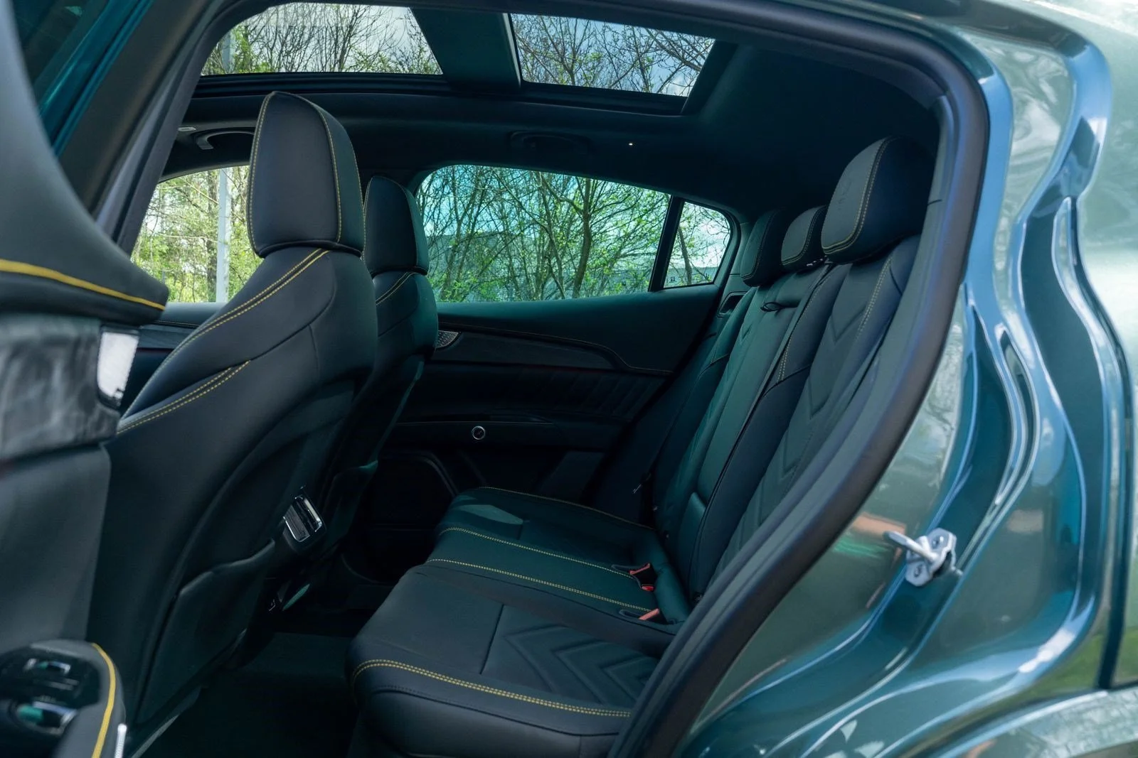 New 2026 Verde Royale Metallic Maserati Modena image 31