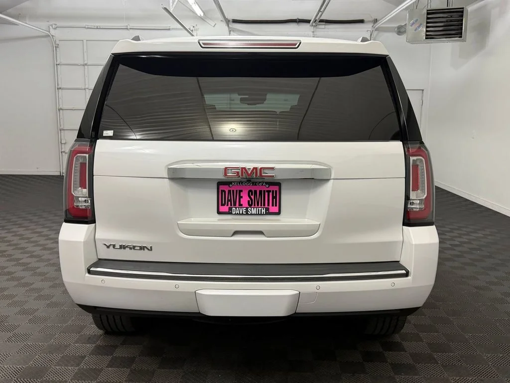 Used 2019 White Frost Tricoat GMC Denali image 9