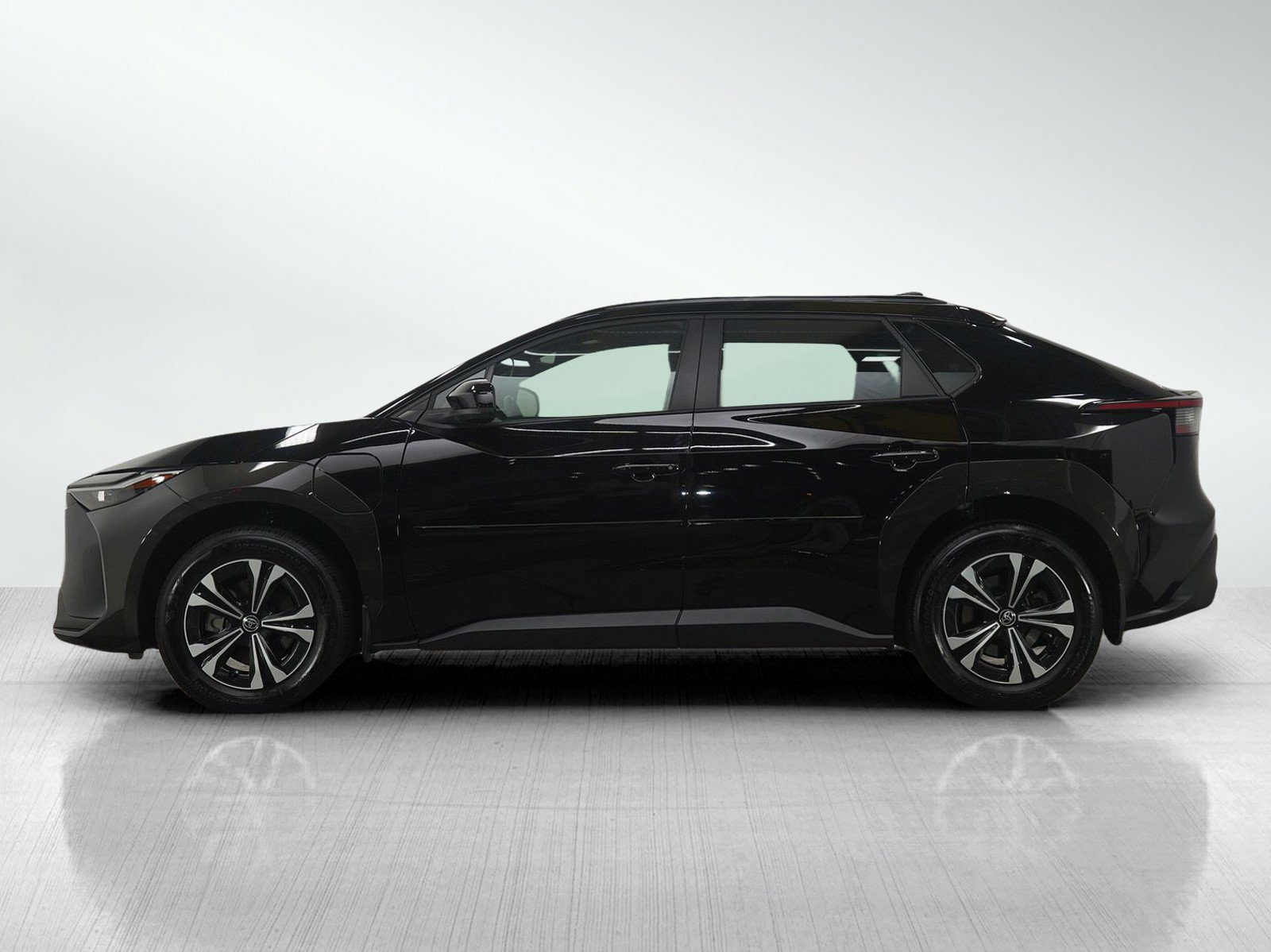 Used 2023 Toyota bZ4X XLE with VIN JTMABACA0PA016731 for sale in Burnsville, MN