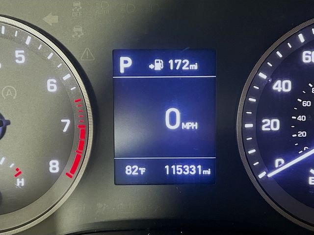 Used 2020 White Hyundai SE image 15