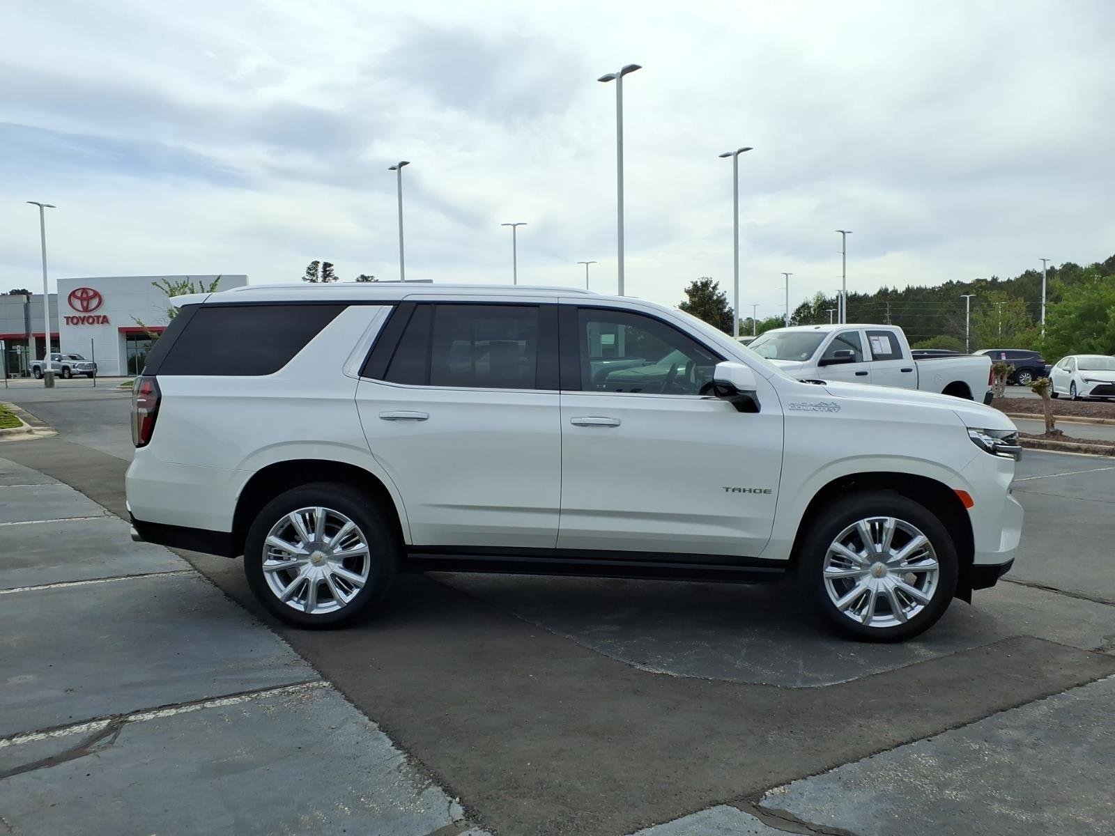 Used 2024 Iridescent Pearl Tricoat Chevrolet High Country image 12