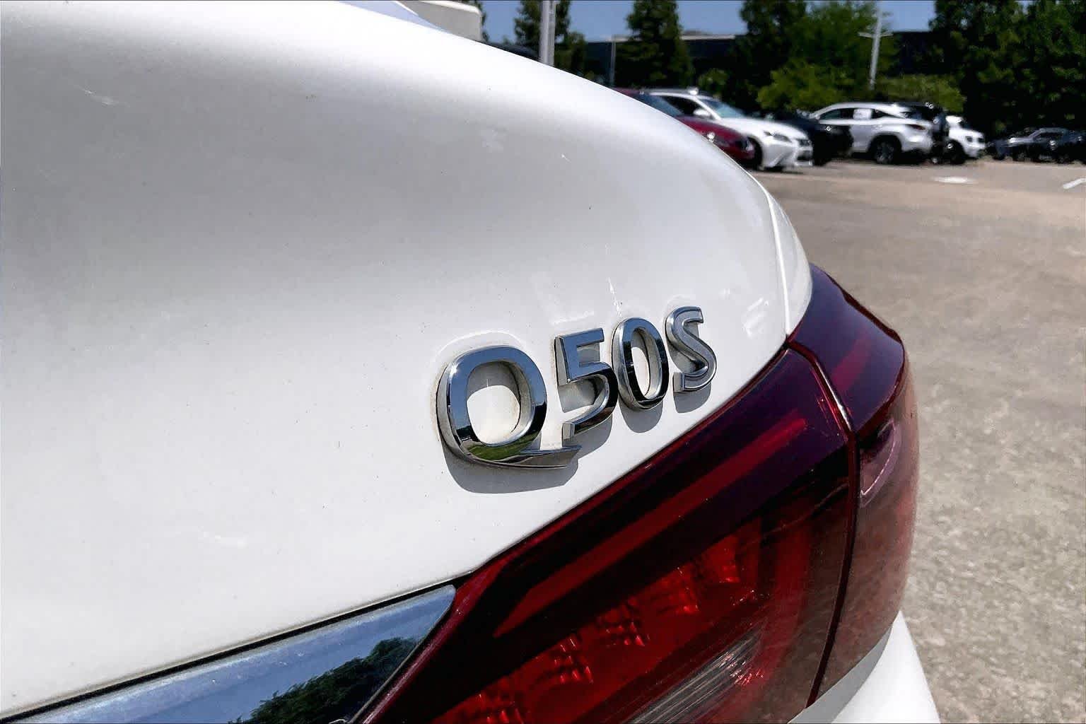Used 2019 Pure White INFINITI 3.0t Signature Edition image 9