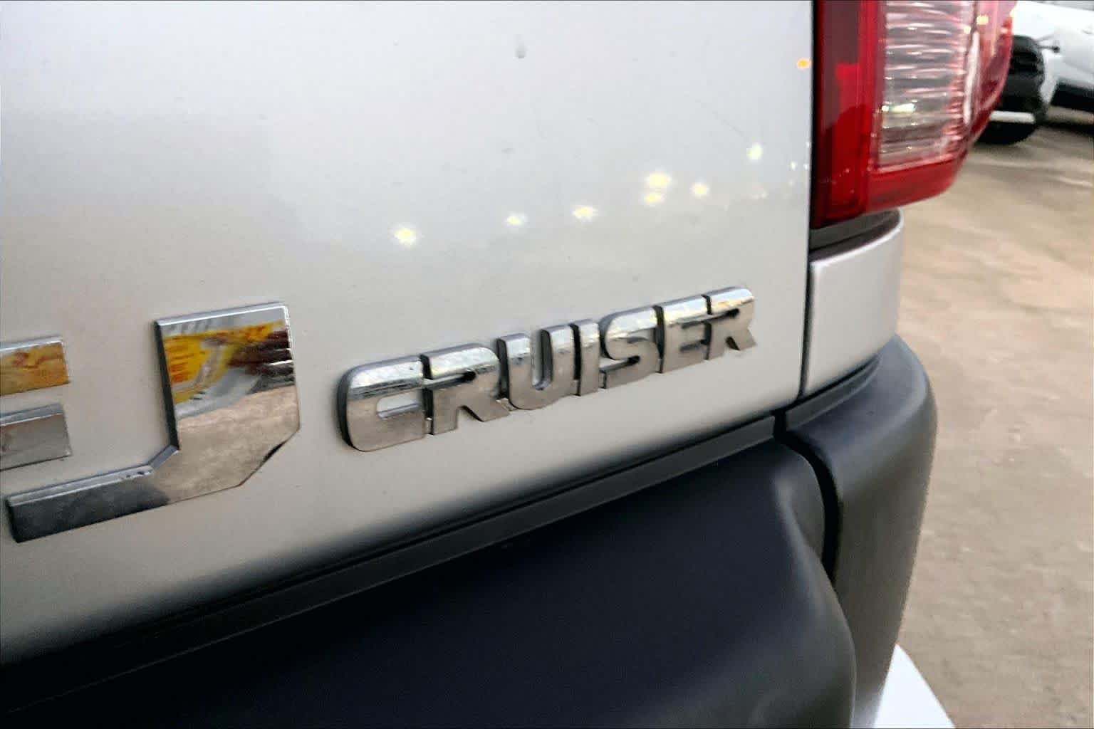 Used 2008 White/Titanium Metallic Toyota  image 9